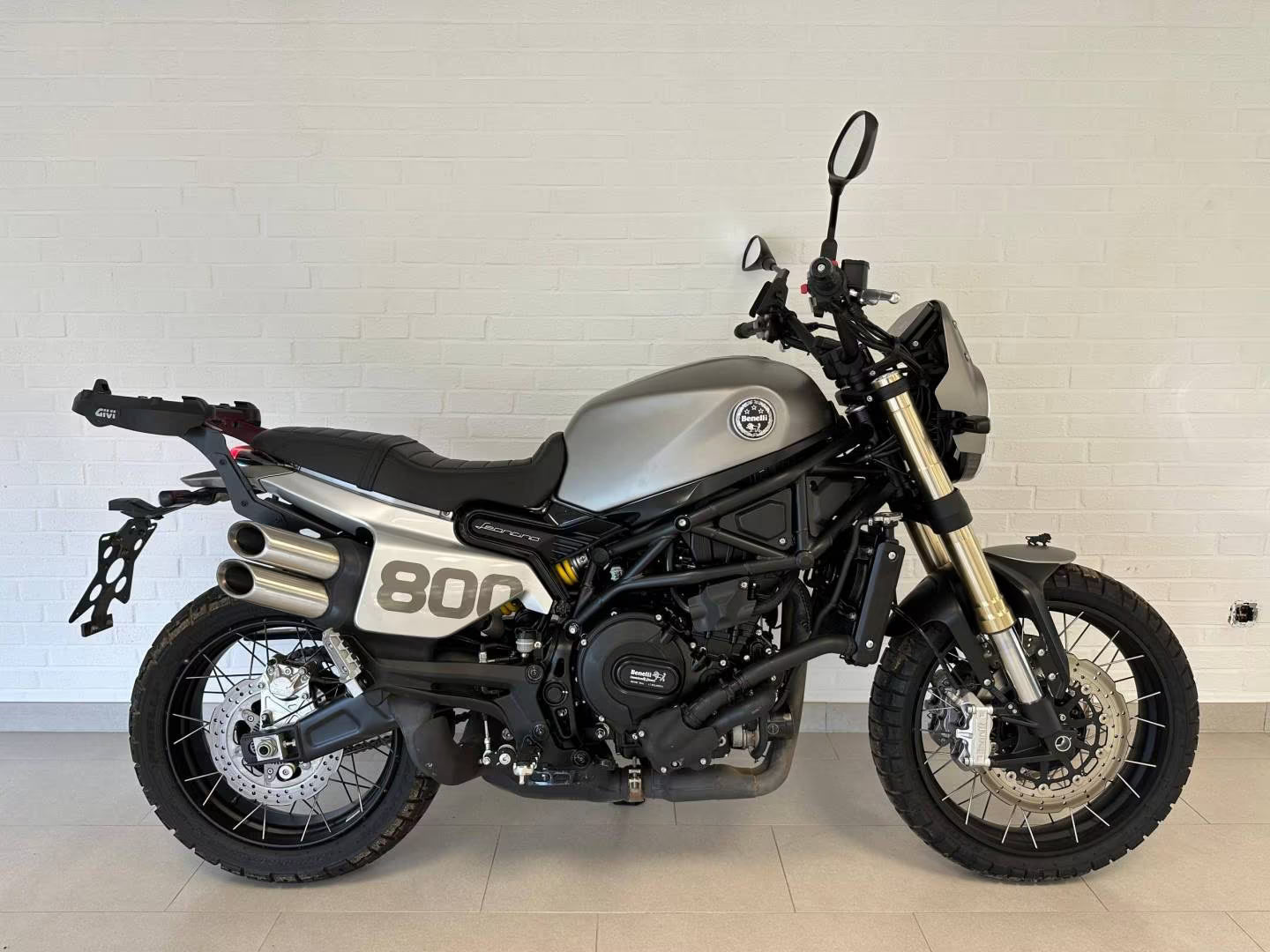 Benelli Leoncino 800